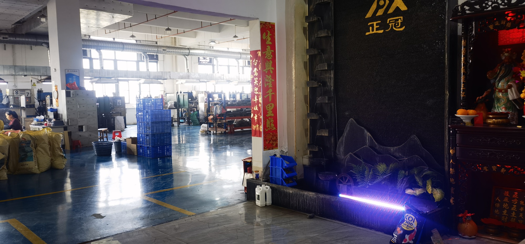 Crafting Précision: une journée dans la vie d'un centre de fabrication de caoutchouc et de silicone Zhengguan