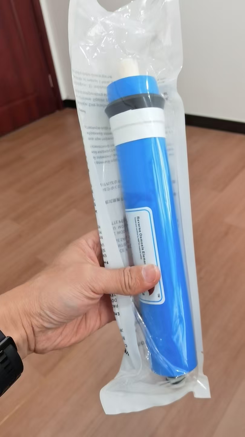 Membrane RO de dessalement avancé à 98% pour le traitement à l'eau élevée (2000-3000 ppm)