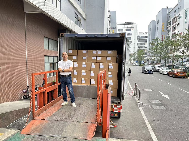 Exportez un conteneur de pièces vers le Vietnam.